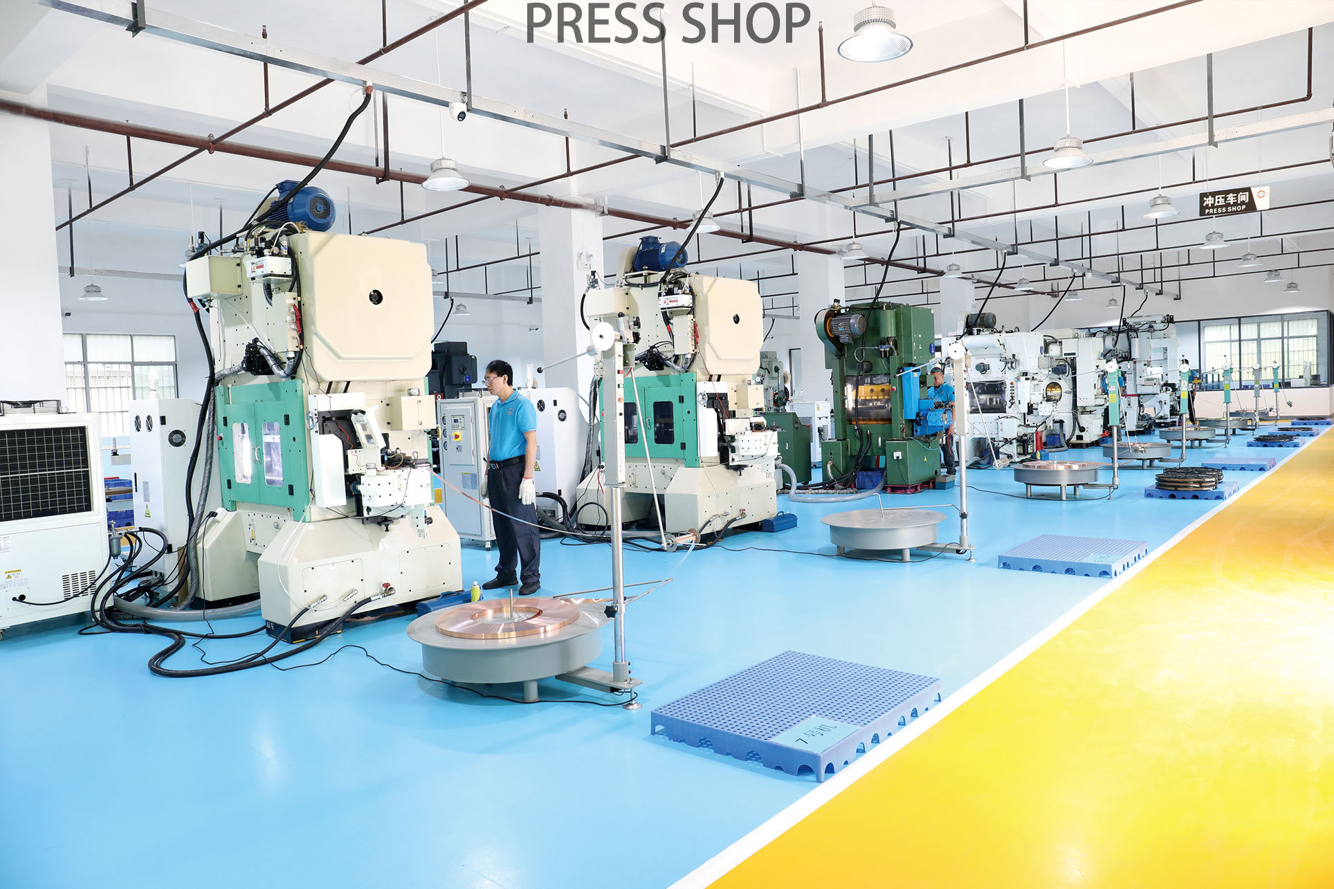 冲压车间1.jpg